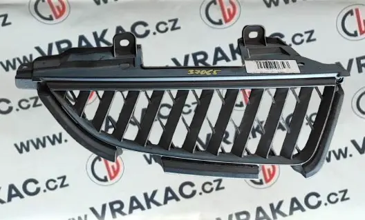 Přední mřížka pravá (MN145456) – Mitsubishi Grandis 2004-2011
