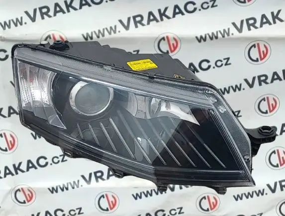 Světlomet pravý přední xenon – Škoda Octavia III 2012-2016