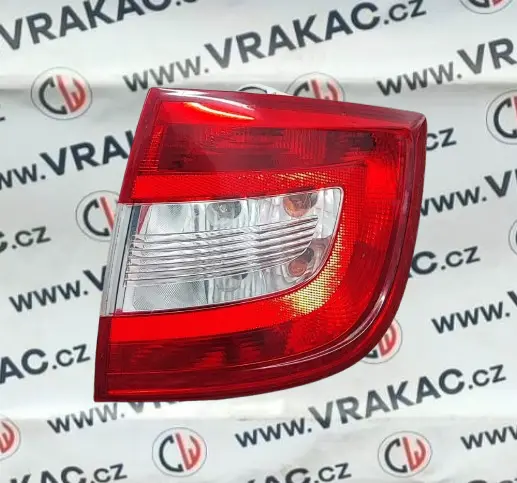 Světlomet pravý zadní (5JH945112) – Škoda Rapid 2011-2022