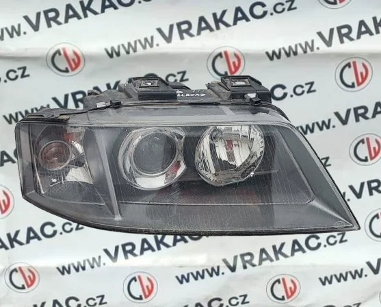 Světlomet pravý přední xenon – Audi A6 1997-2005