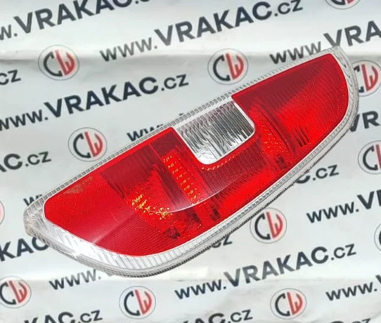 Světlomet pravý zadní (5J7945096) – Škoda Roomster 2006-2015