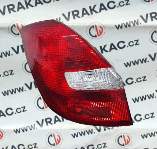 Světlomet levý zadní (5J6945111) – Škoda Fabia II 2006-2010